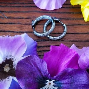 Medium black silver earrings